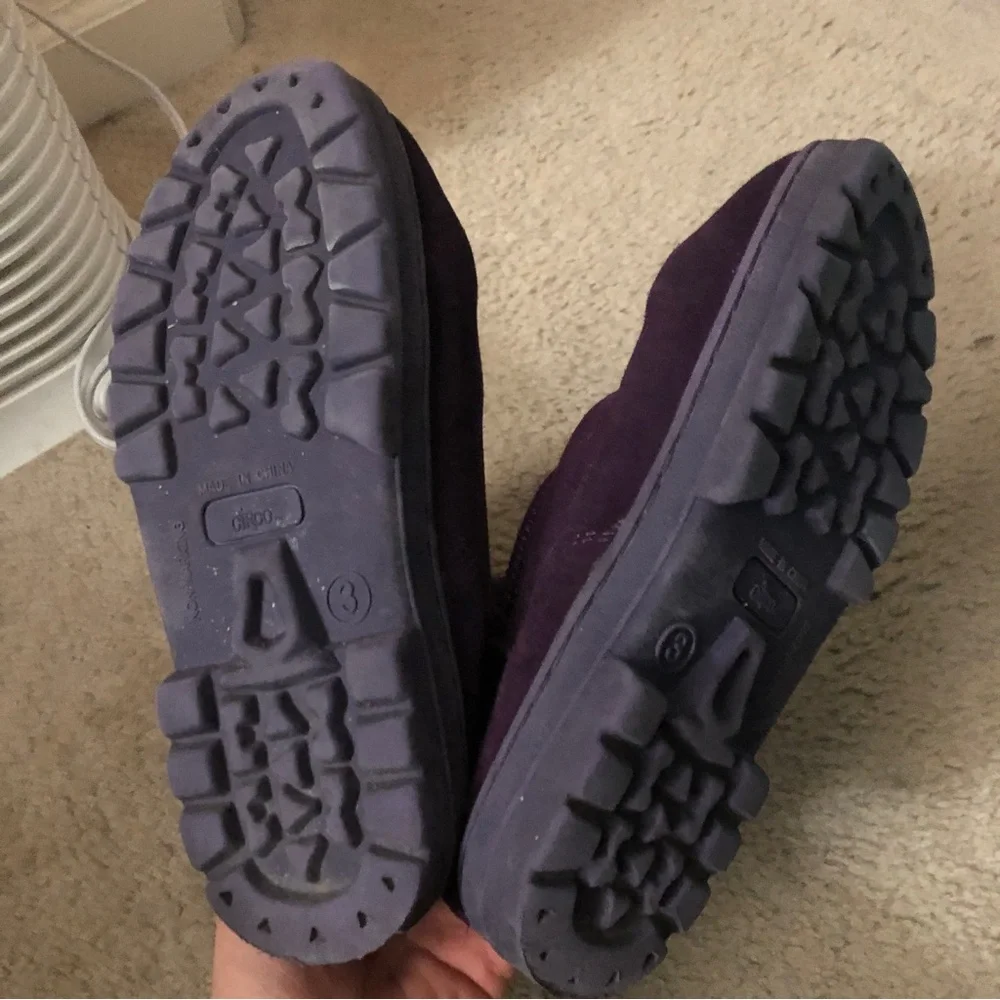 4/$20 Circo Girl’s Purple Faux Fur Lined Boots - Picture 2 of 3